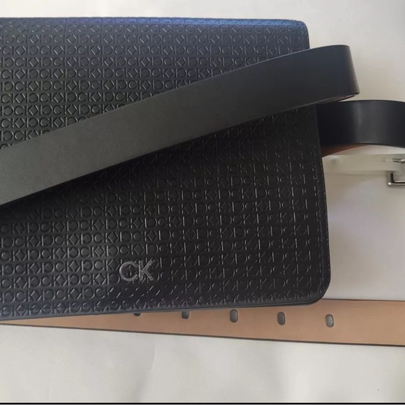 Calvin Klein Emblem CK Logo Women's Casual Fashion Removable Black Belt Bag NWT - Picture 8 of 13